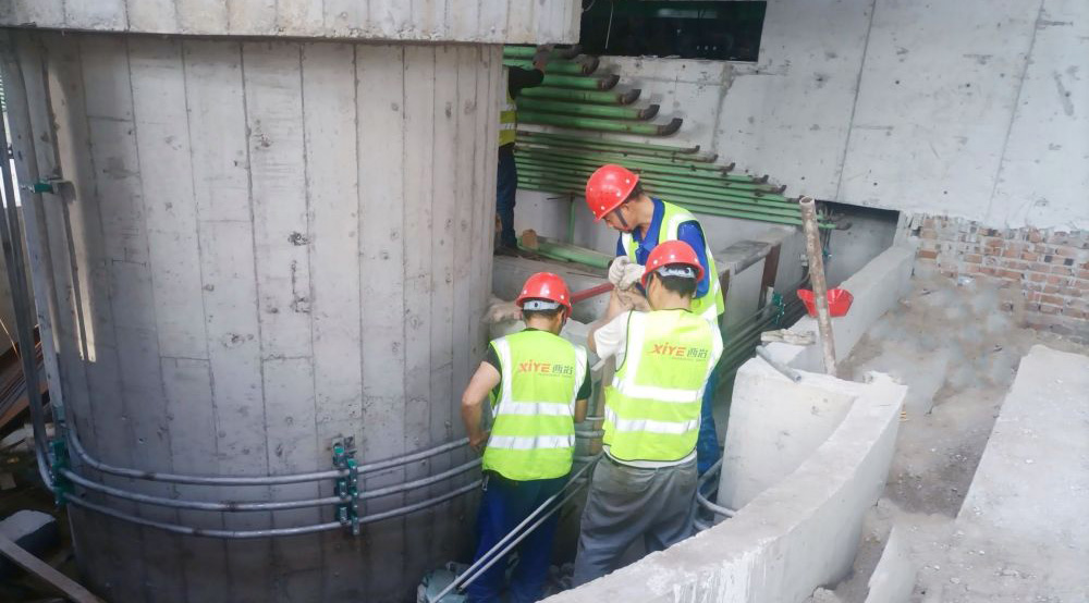 奮戰(zhàn)一線，西冶人無(wú)懼“烤”驗(yàn)