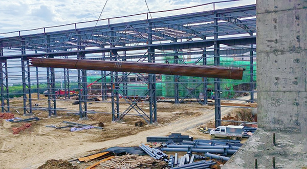 烈日下的守護者——不懼酷暑，汗水澆灌項目未來